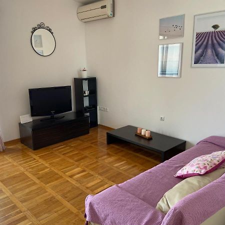 Apartment Iris & Elena Pinezići Екстериор снимка