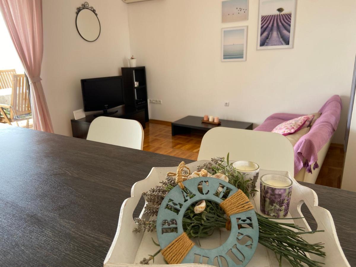Apartment Iris & Elena Pinezići Екстериор снимка